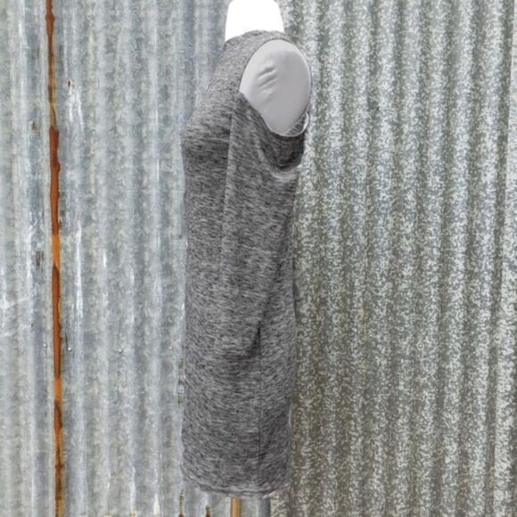 Amelia Cutout Shoulder Dress Bodycon by Poof‎ - Picture 5 of 7